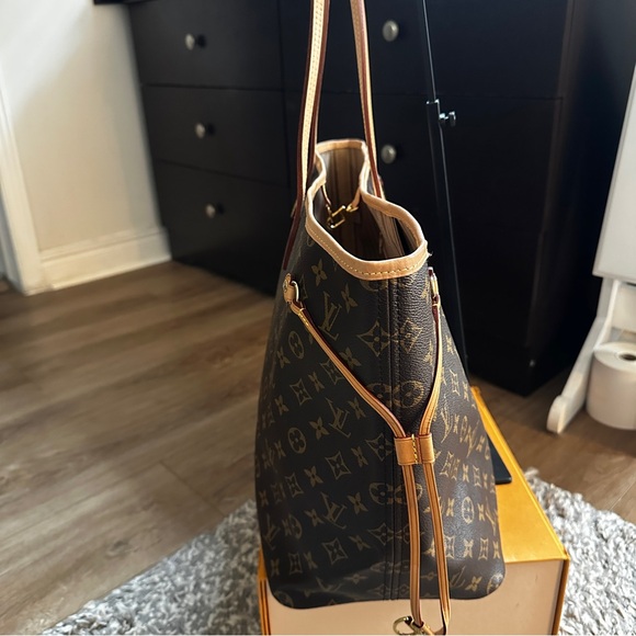 ❌SOLD❌Authentic Louis Vuitton Neverfull GM monogram - Picture 13 of 15
